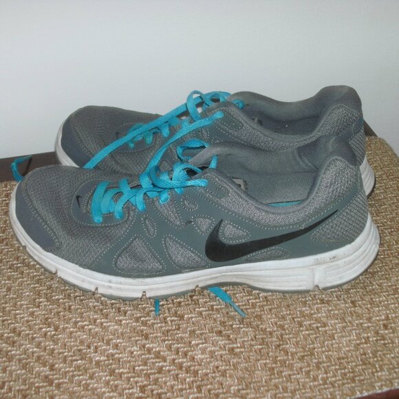 Nike Shoes Revolution 2 Grey Black Athletic Sneakers 554953-003 men size 12 - Picture 2 of 5
